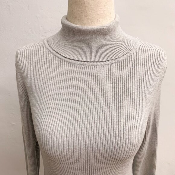 Express Ribbed Gray Turtleneck Size Large - Picture 8 of 8